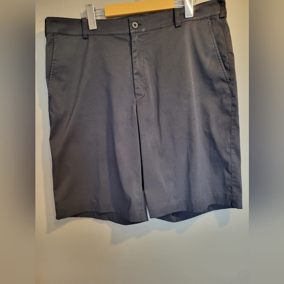 Nike Men Black Golf Shorts, Size 36 - Picture 2 of 6